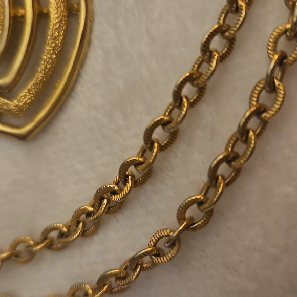 Vtg JJ Jonette 1980s Egyptian Revival Goldtone Pendant Chain Necklace - Picture 4 of 7